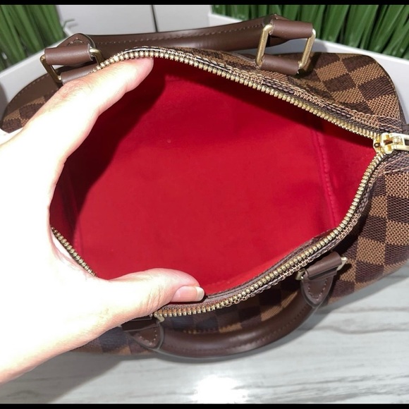 💫Auth. LV speedy 25B💫 - Picture 2 of 4